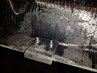 Charnière volet en carbone sur partie solidifiée 4 plis 220 gr